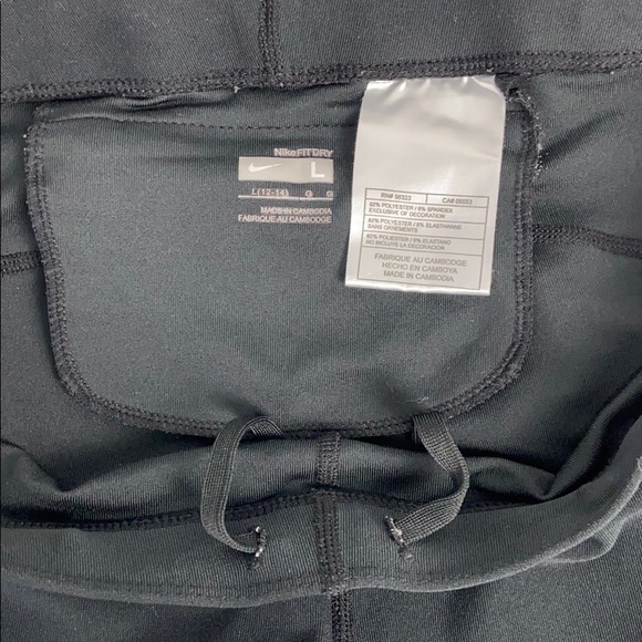 Nike Dri-Fit Black Capri Leggings - Picture 5 of 5